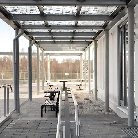 Kotimaailma - Kompakti Kaunis Yksioe Kahdelle, Leppaevaara * Helsinki