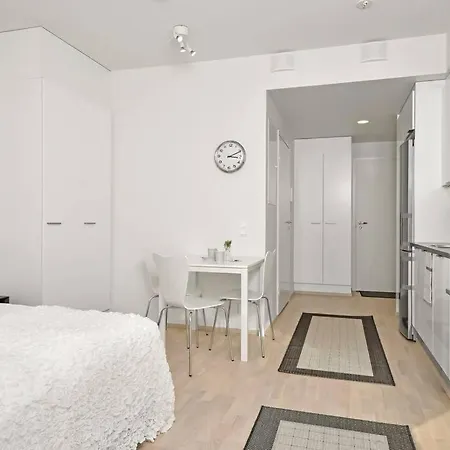 Kotimaailma - Kompakti Kaunis Yksioe Kahdelle, Leppaevaara Appartement